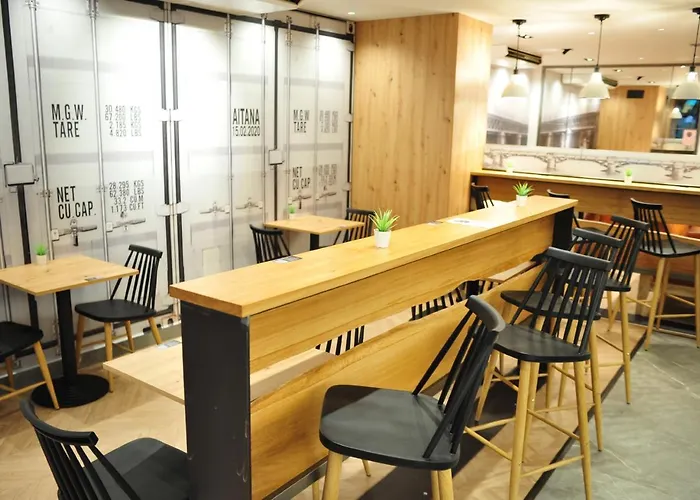 Aitana Отель Ирун