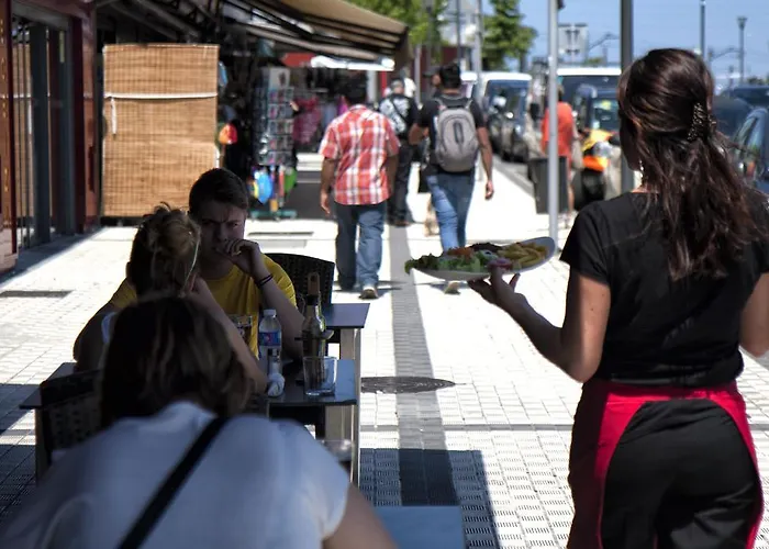 Отель Aitana Ирун